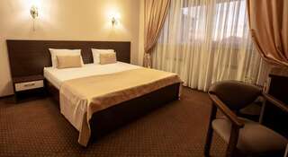 Гостиница Crystal Краснодар Улучшенный двухместный номер с 1 кроватью-2